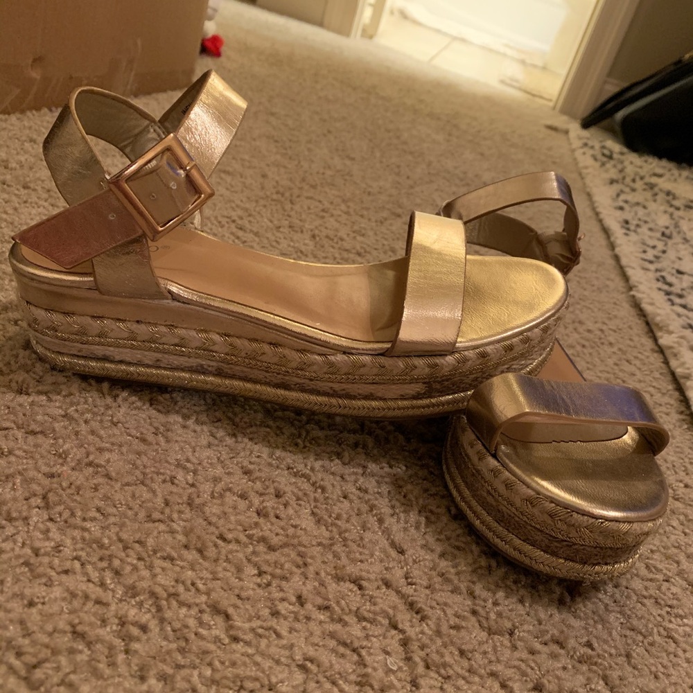 Platform Gold Wedges